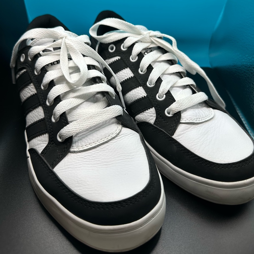 adidas hardcourt low mens sneakers shoes casual  size 8.5